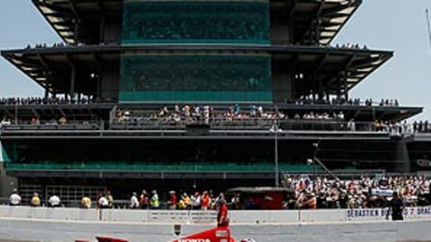 dario-franchitti-indianapolis-500-momentum.jpg
